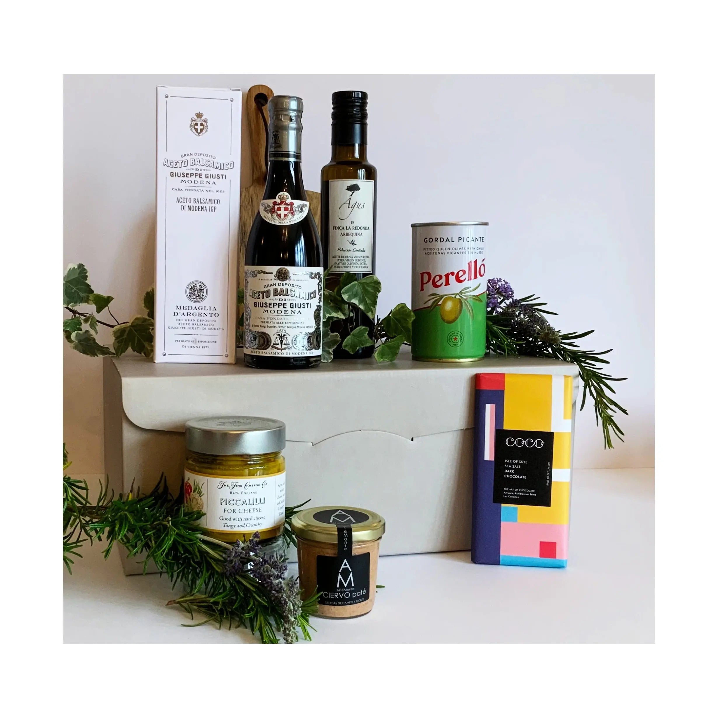 Classic Gift Hamper Olives&Oils(O&O)